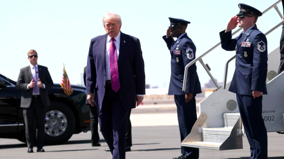 President Donald Trump walks off Air Force One as he arrives at Sky Harbor International Airport in Phoenix, Ariz., on April 17, 2026. (Win McNamee/Getty Images)