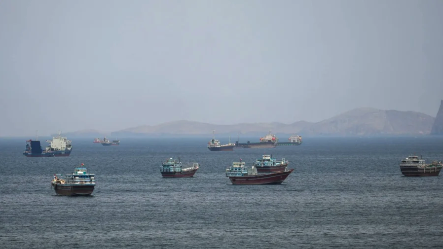 Trump Orders Lethal Force Against Iranian Mine-Laying Boats in Strait of Hormuz
