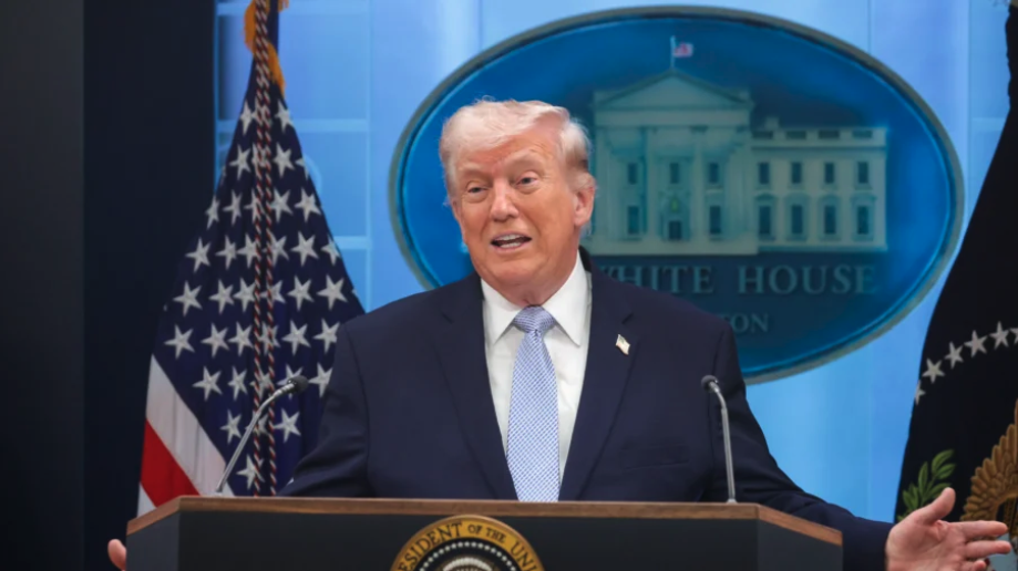 U.S. President Donald Trump speaks during a news conference in Washington on April 6, 2026. (Alex Wong/Getty Images)