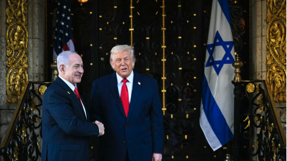U.S. President Donald Trump (R) greets Israeli Prime Minister Benjamin Netanyahu upon arrival at Mar-a-Lago in Palm Beach, Fla., on Dec. 29, 2025. (Jim Watson/AFP via Getty Images)